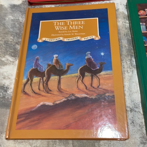 Vintage Christmas Treasury Pop-Up Series Set of 4 Books - Picture 5 of 16